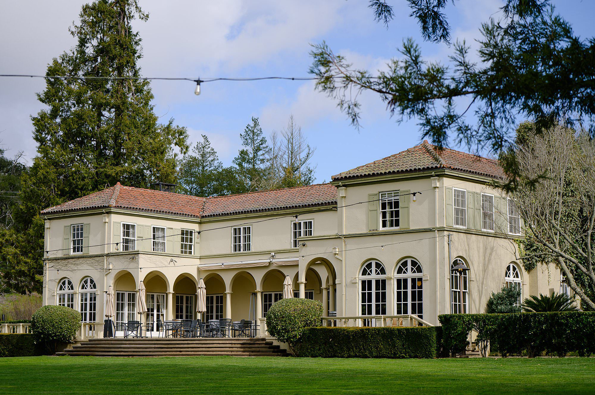 View of Chateau St Jean driving up from Kenwood